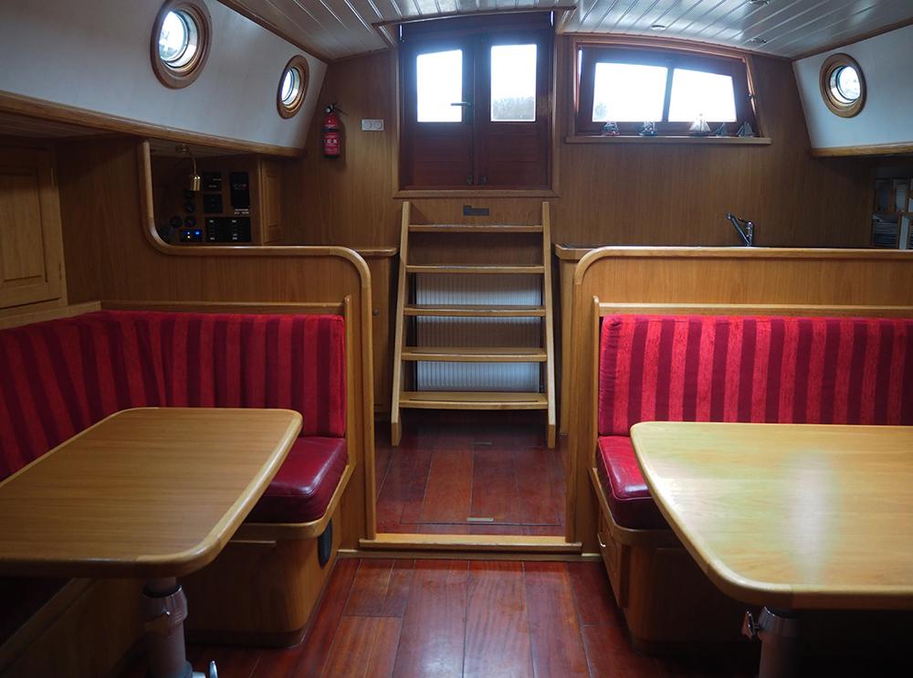 Saloon, Accommodation